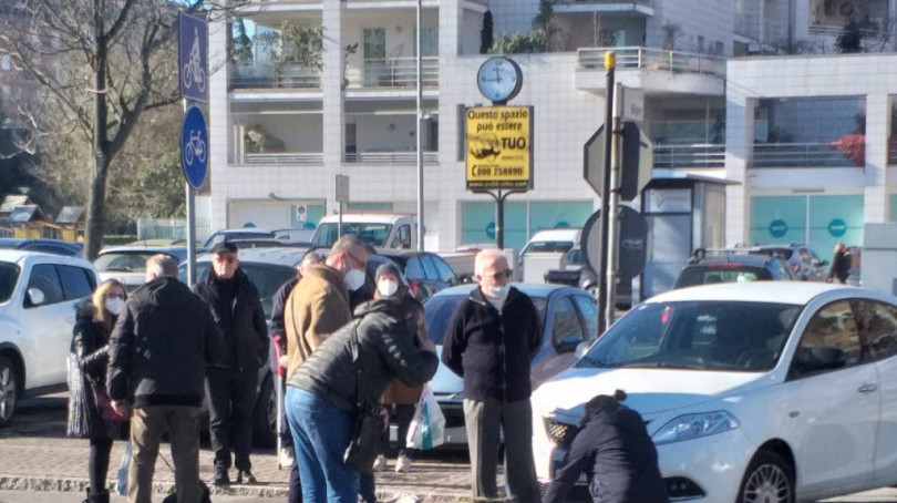 Ciclista investita in corso Valentino